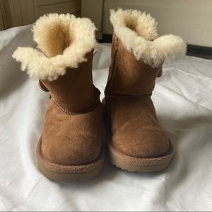 UGG toddler girl Bailey Button Boots Size 8